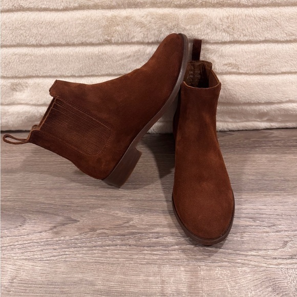 THURSDAY BOOT CO. The Dreamer Cinnamon Brown Suede Chelsea Booties Size 7.5 - Picture 4 of 14